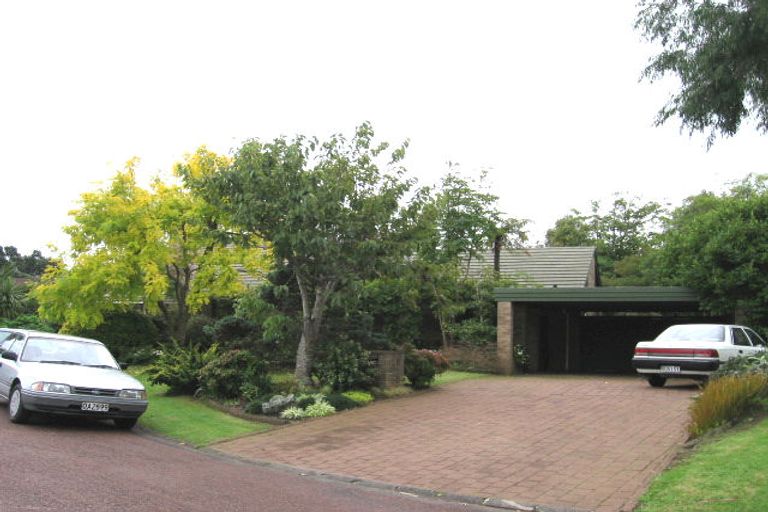 Photo of property in 24 Ganymede Place, Half Moon Bay, Auckland, 2012