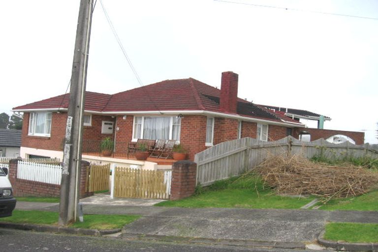 Photo of property in 1/35 Huka Road, Birkenhead, Auckland, 0626