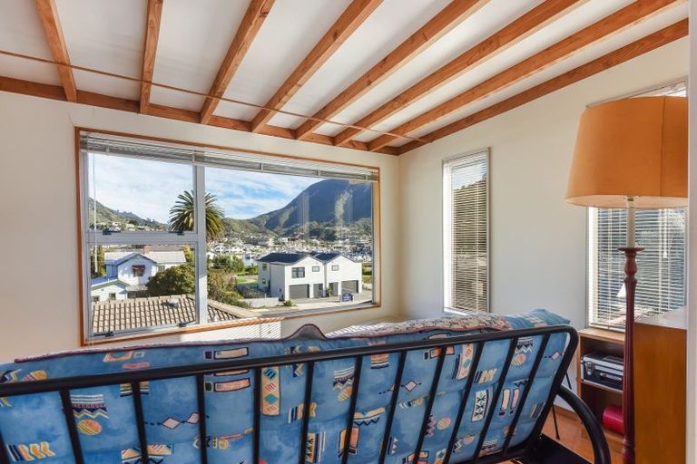 Photo of property in 83 Waikawa Road, Picton, 7220
