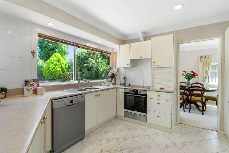 Photo of property in 10 Yarlside Place, Northpark, Auckland, 2013
