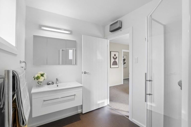 Photo of property in 56 Gilberthorpes Road, Hei Hei, Christchurch, 8042