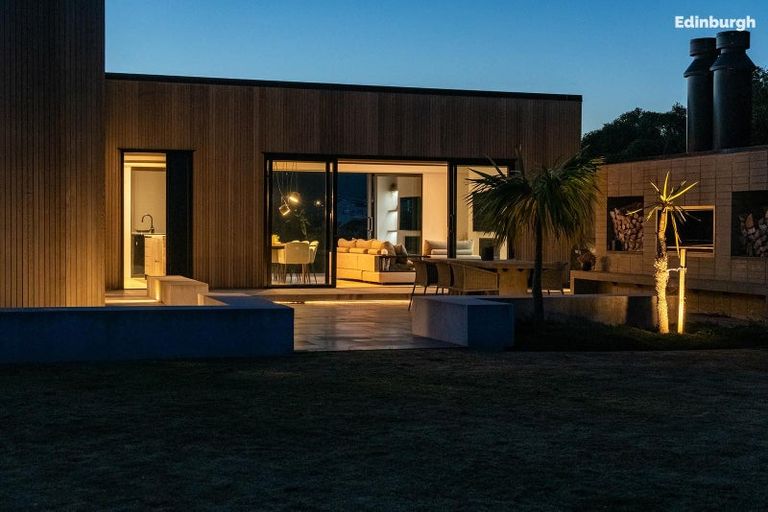 Photo of property in 1371 Taieri Mouth Road, Taieri Mouth, 9091