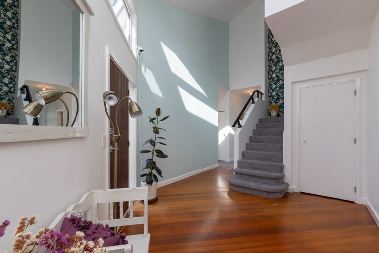 Photo of property in 6 Polson Hill Drive, Aokautere, Palmerston North, 4471