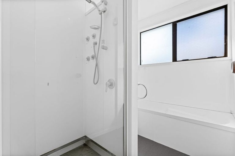 Photo of property in 1/14 Penion Drive, Flat Bush, Auckland, 2023