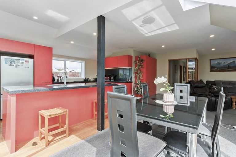 Photo of property in 1/122 Harewood Road, Papanui, Christchurch, 8053
