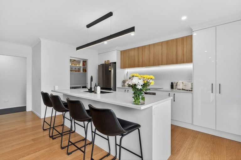 Photo of property in 4 Porokaiwhiri Avenue, Helensville, 0800