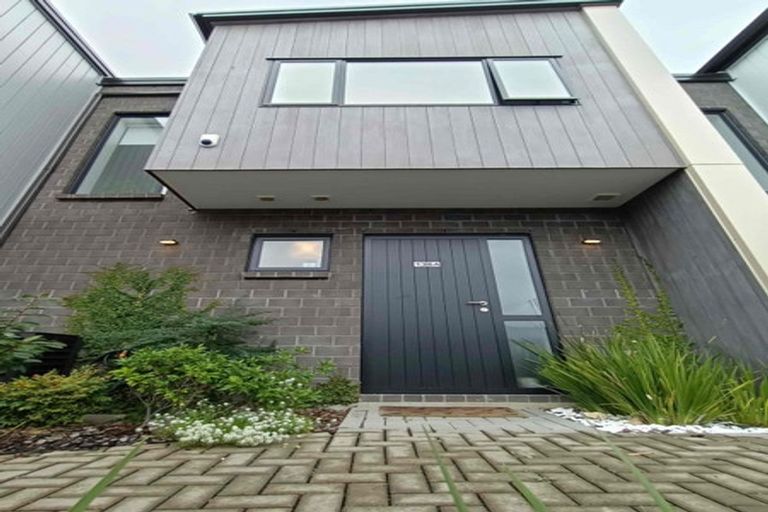 Photo of property in 136a Tiriwa Drive, Massey, Auckland, 0614