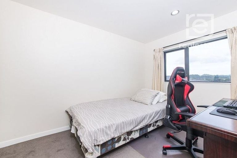 Photo of property in 59 South Kensington Way, Henderson, Auckland, 0612