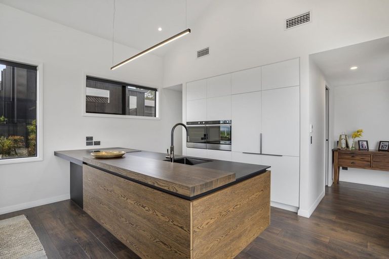 Photo of property in 300 Kitchener Road, Pukekohe, 2120