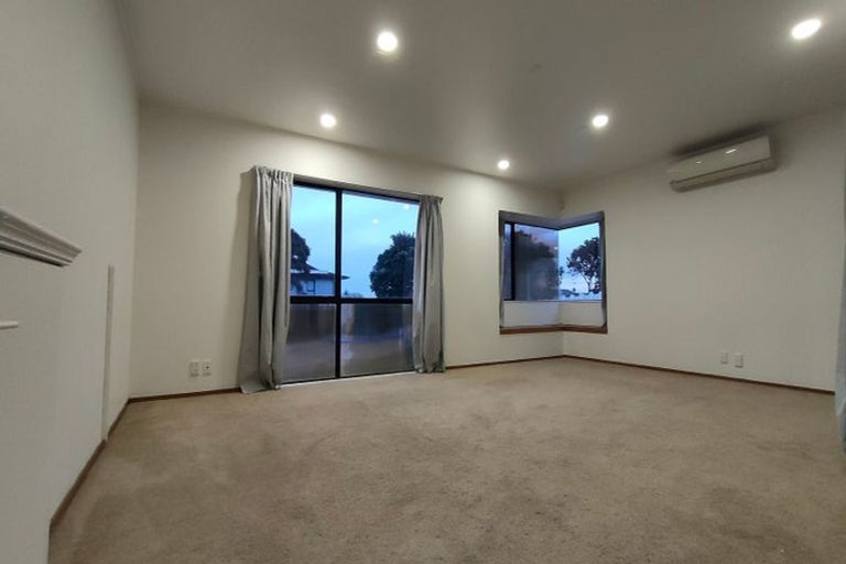 Photo of property in 40 Pigeon Mountain Road, Half Moon Bay, Auckland, 2012