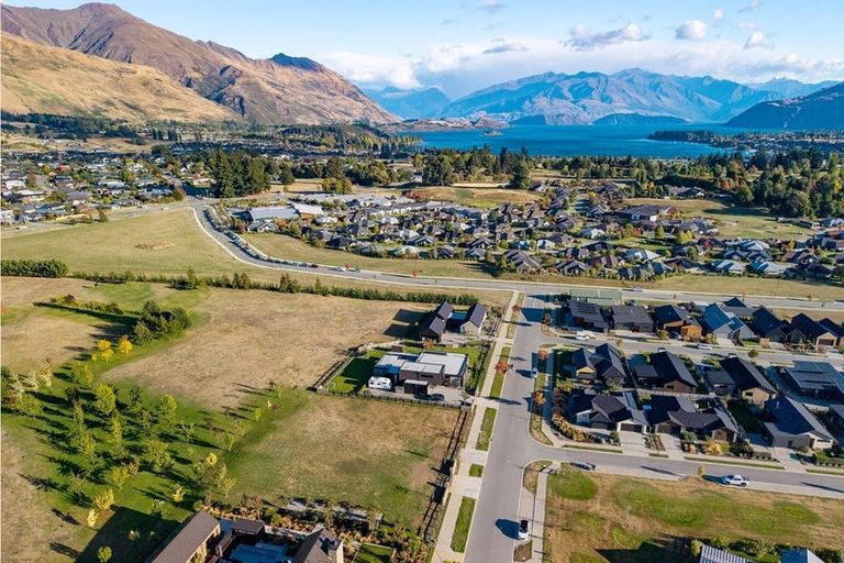 Photo of property in 12 Deans Drive, Wanaka, 9305