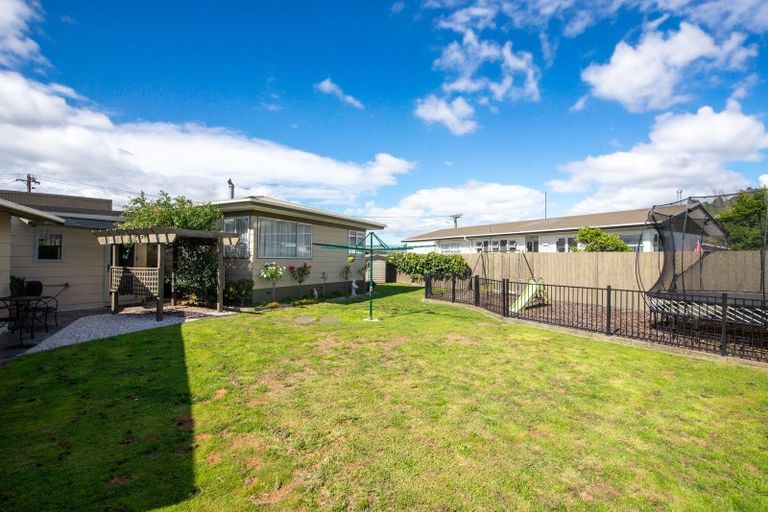Photo of property in 15 Fenruss Street, Fairy Springs, Rotorua, 3015