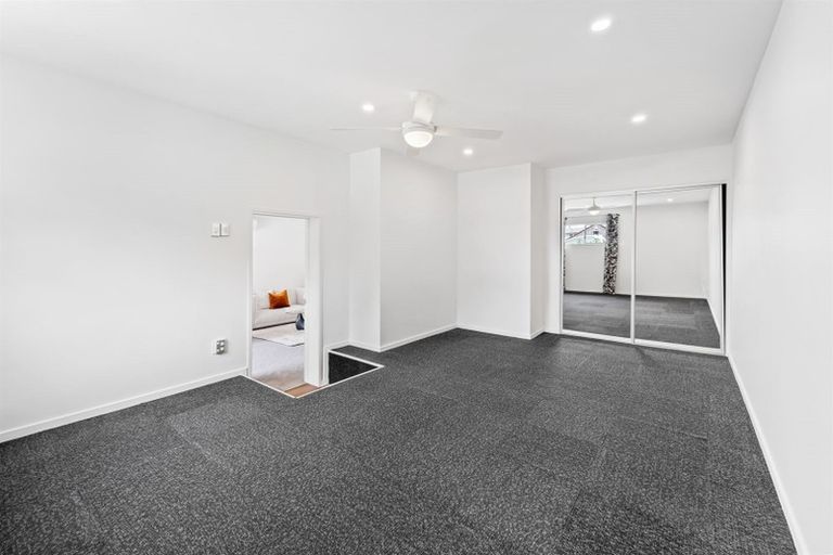 Photo of property in 26 Macnay Way, Murrays Bay, Auckland, 0630