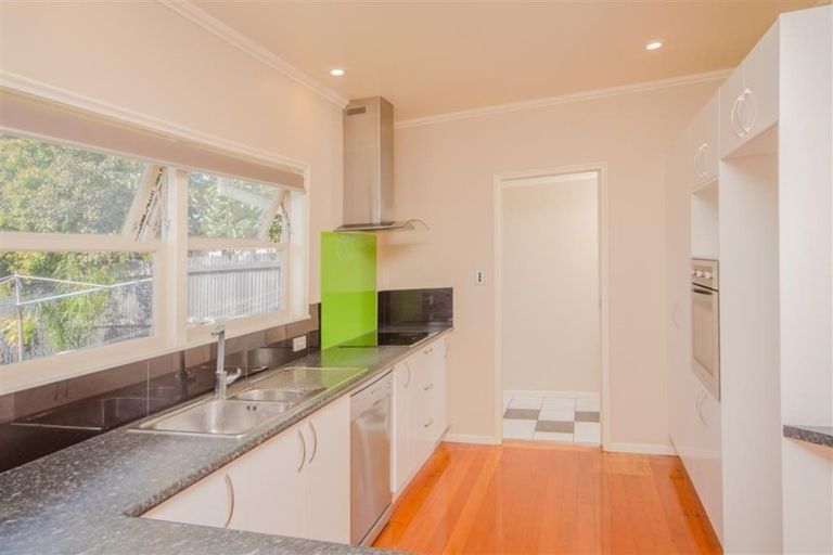 Photo of property in 4 Tomo Street, New Lynn, Auckland, 0600