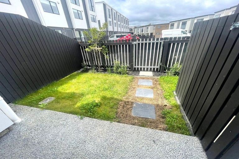 Photo of property in 79 Huri Street, Mangere Bridge, Auckland, 2022