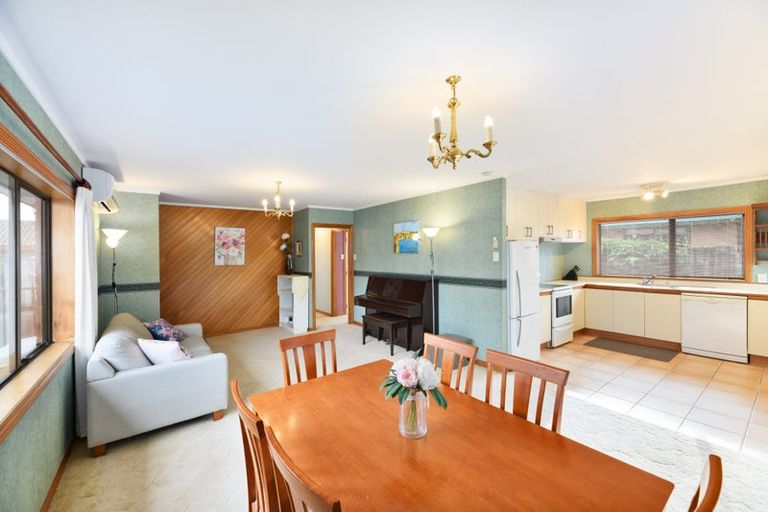 Photo of property in 2/4 Miriam Corban Heights, Henderson, Auckland, 0612