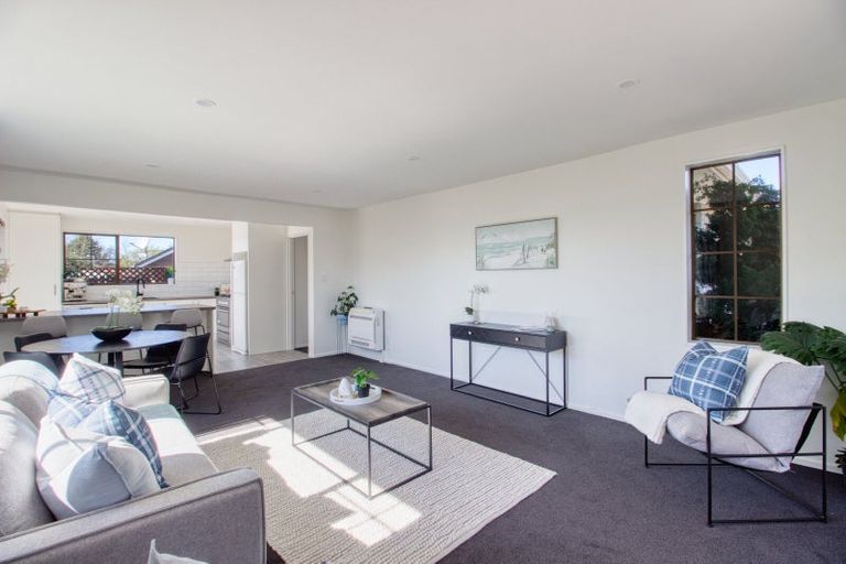 Photo of property in 2/10 Montclare Avenue, Ilam, Christchurch, 8041