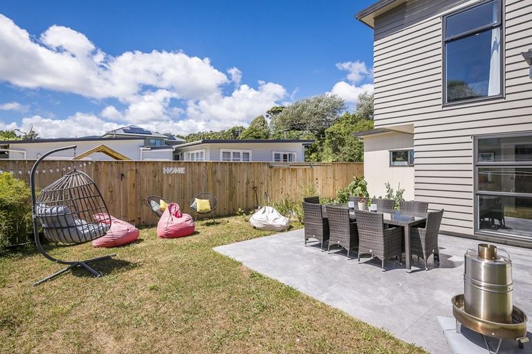 Photo of property in 37a Tiromoana Road, Raumati South, Paraparaumu, 5032