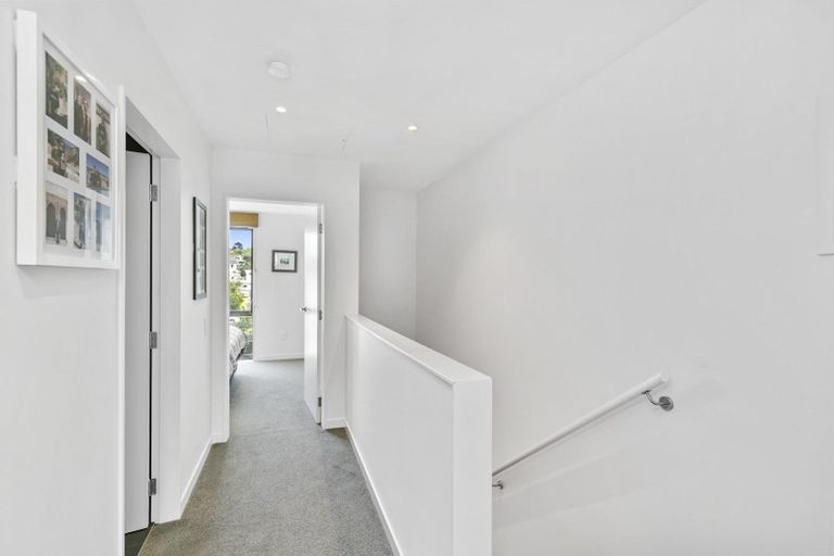 Photo of property in 11/6 Oswald Crescent, Paparangi, Wellington, 6037