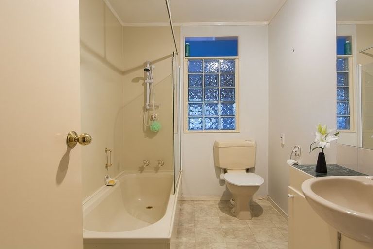 Photo of property in 19 Bellevue Road, Brookfield, Tauranga, 3110