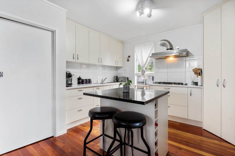 Photo of property in 17 Lysander Crescent, Beach Haven, Auckland, 0626