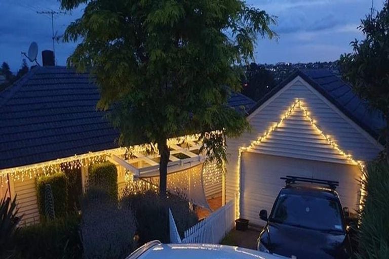 Photo of property in 1/18 Limmer Place, Browns Bay, Auckland, 0632