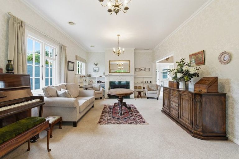 Photo of property in 3 Selwyn Crescent, College Estate, Whanganui, 4500