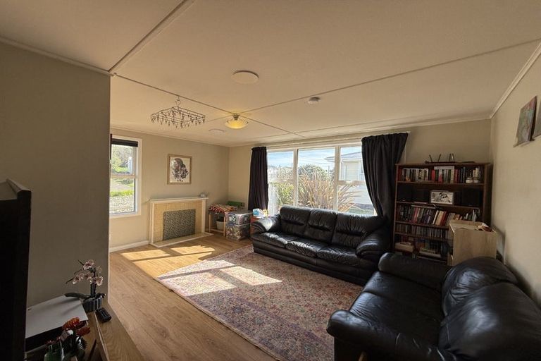 Photo of property in 97 Te Pene Avenue, Titahi Bay, Porirua, 5022