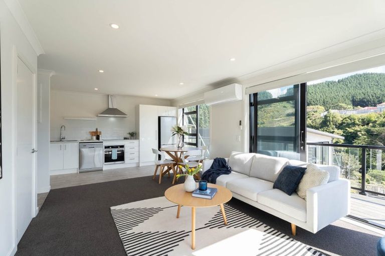 Photo of property in 2 Ara Paripari, Tawa, Wellington, 5028