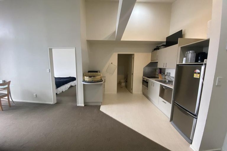 Photo of property in Terrace Heights Apartments, 2/163p The Terrace, Wellington Central, Wellington, 6011
