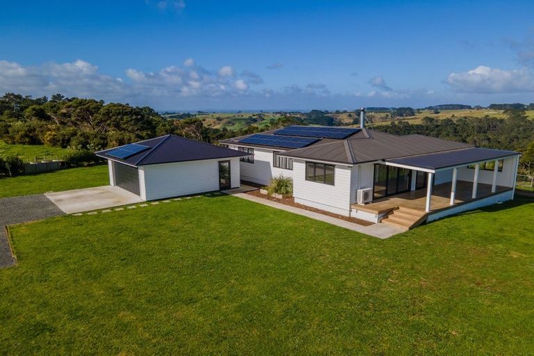 Photo of property in 197 Awhitu Central Road, Awhitu, Waiuku, 2684