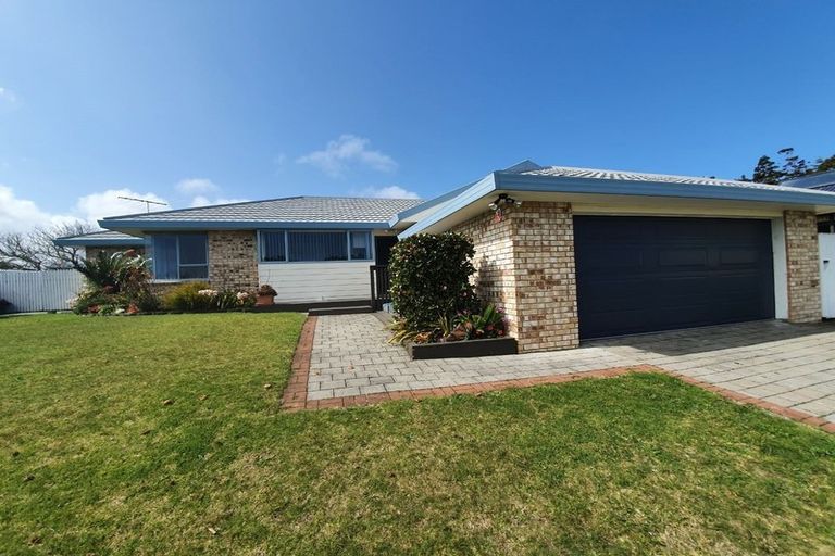 Photo of property in 60 Elsie Drive, Waiuku, 2123