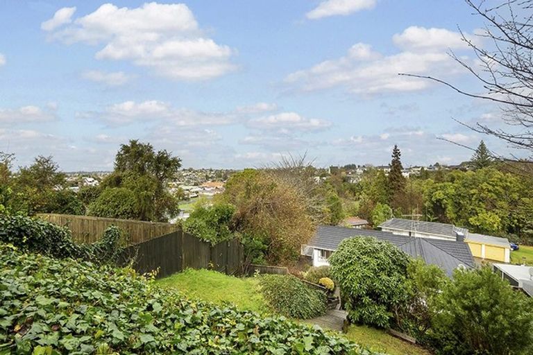 Photo of property in 32 Rothesay Place, Dinsdale, Hamilton, 3204