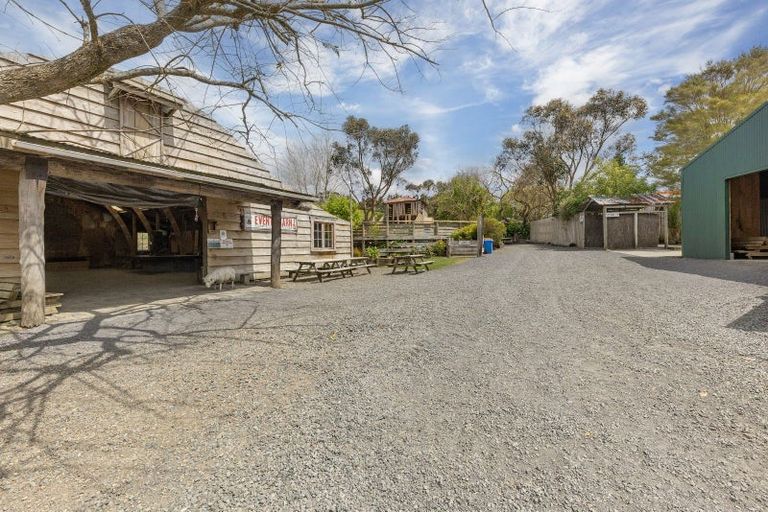 Photo of property in 308 Henderson Valley Road, Henderson Valley, Auckland, 0612