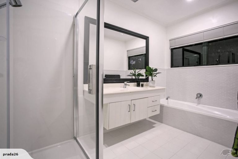 Photo of property in 43a Isobel Road, Greenhithe, Auckland, 0632