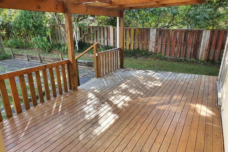 Photo of property in 33 Tahi Terrace, Glen Eden, Auckland, 0602