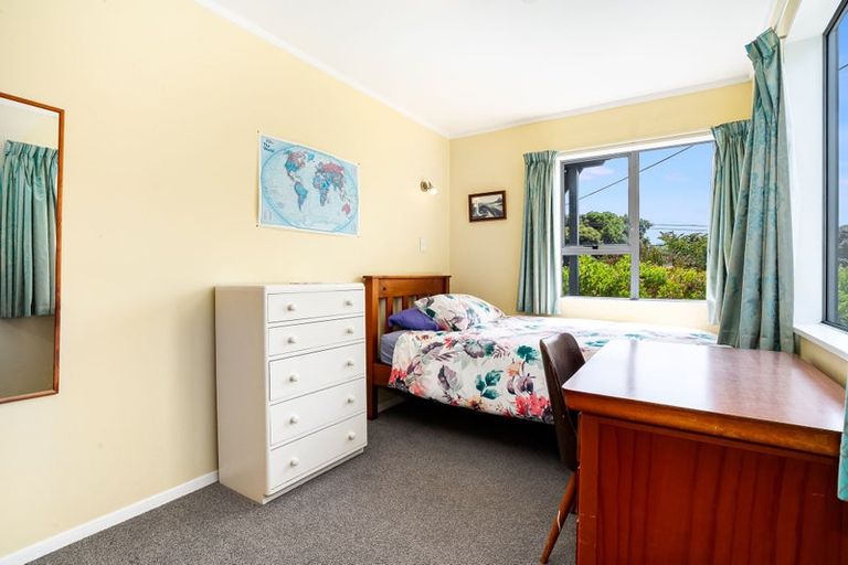 Photo of property in 76 Bayview Road, Paremata, Porirua, 5024