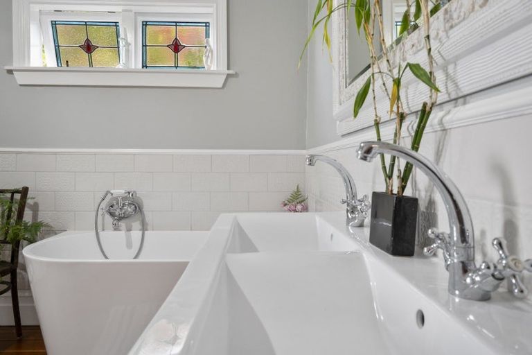 Photo of property in 89 Bridge Street, Bulls, 4818