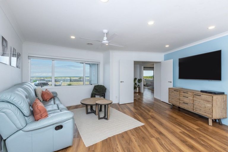 Photo of property in 60 Le Quesne Road, Bay View, Napier, 4104