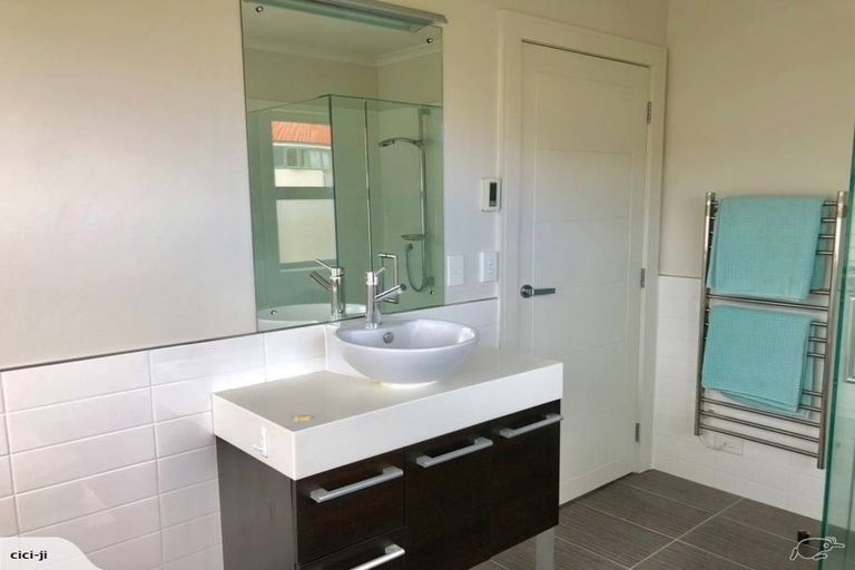 Photo of property in 25 Rue D' Amarres, Gulf Harbour, Whangaparaoa, 0930