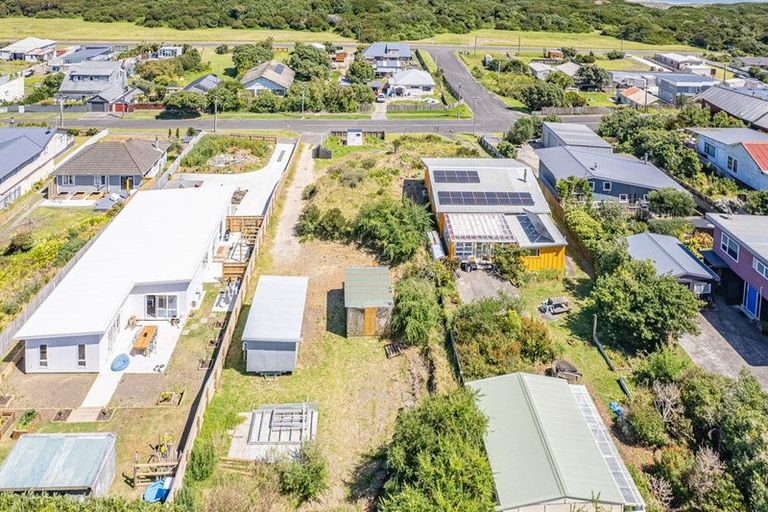 Photo of property in 62a Karaka Street, Castlecliff, Wanganui, 4501