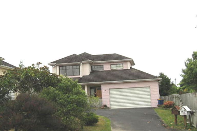 Photo of property in 2/7 Stoneleigh Court, Sunnynook, Auckland, 0632