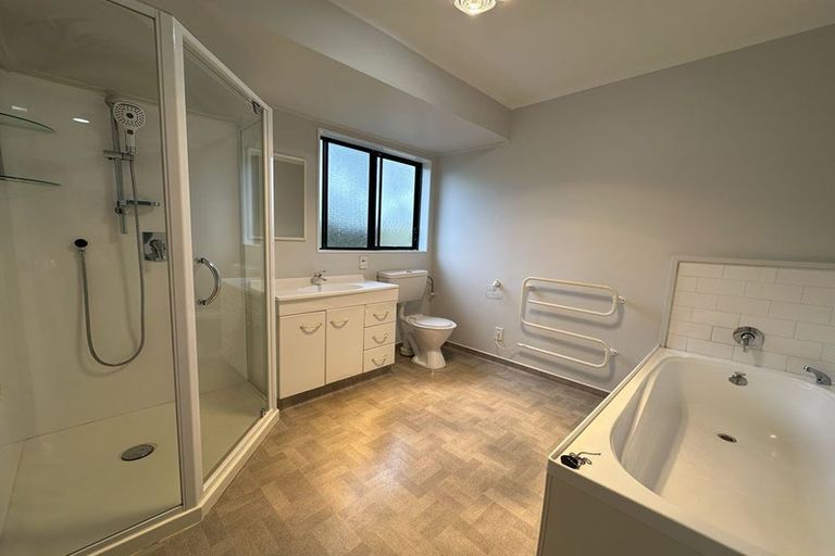 Photo of property in 5 Ian Jones Court, Flat Bush, Auckland, 2019