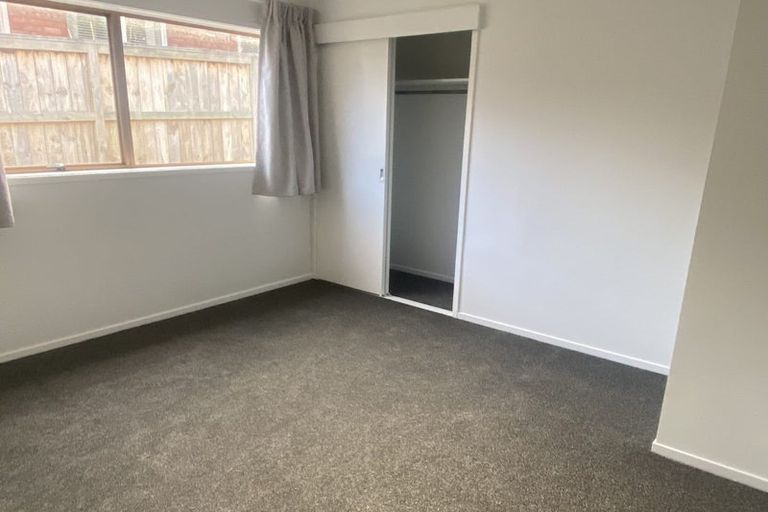 Photo of property in 2/31 Sandiacre Way, Browns Bay, Auckland, 0630