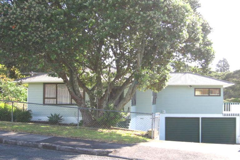 Photo of property in 20 Glen Marine Parade, Glendene, Auckland, 0602