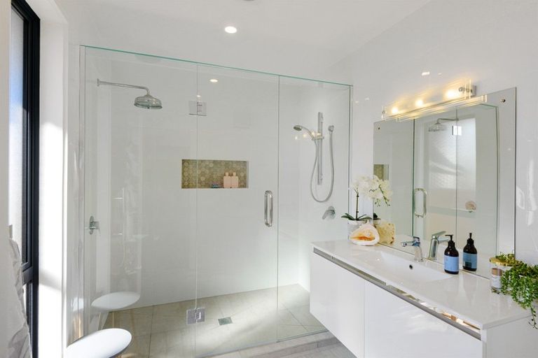 Photo of property in 8 Laing Crescent, Heathcote Valley, Christchurch, 8022