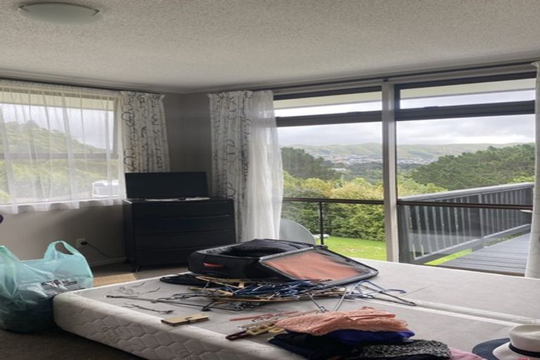 Photo of property in 8 Bushland Grove, Paparangi, Wellington, 6037