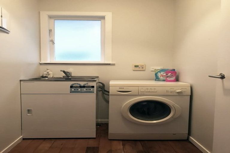 Photo of property in 33 Dakota Avenue, Beach Haven, Auckland, 0626