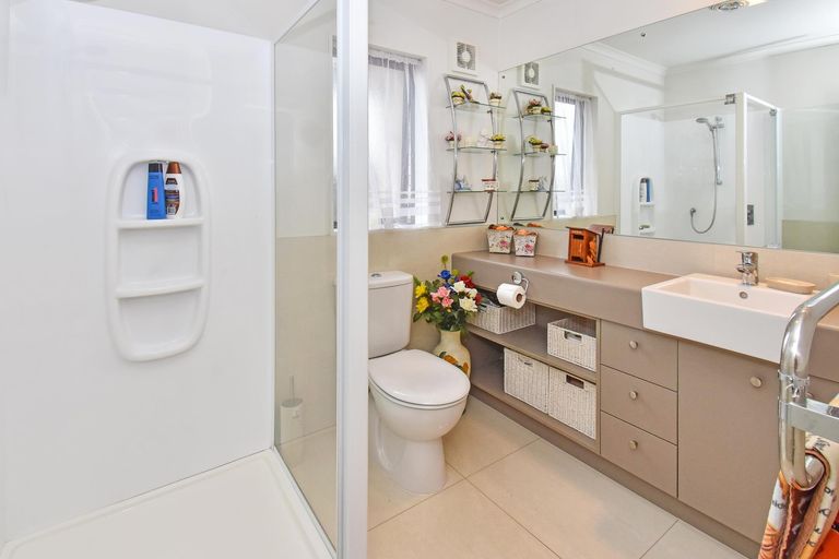 Photo of property in 9 Pickaberry Avenue, Karaka, Papakura, 2113