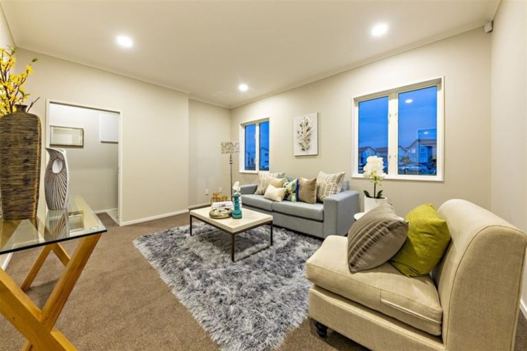 Photo of property in 8 Warbler Crescent, Papakura, 2110